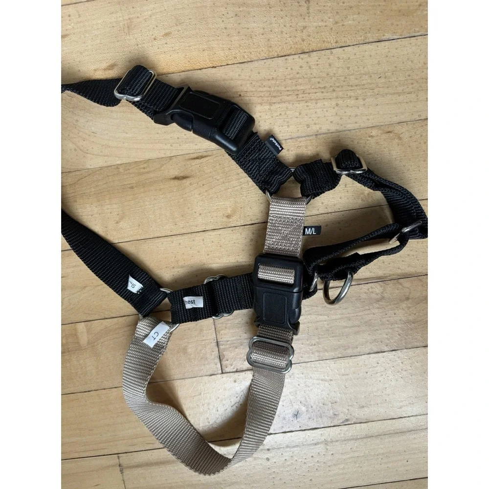 PetSafe Easy Walk Dog Harness Size: Med/ Large‎ Fawn / Black No Pull Harness